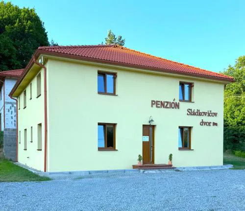 Sládkovičov dvor