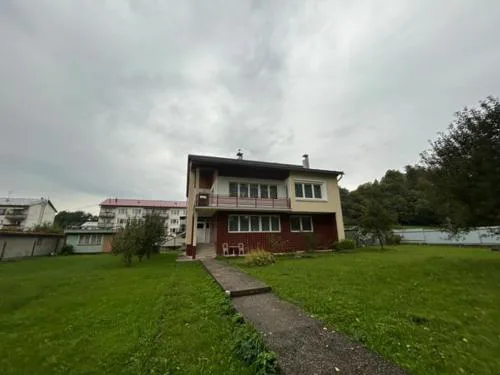 House with mountain views and garden by the stream