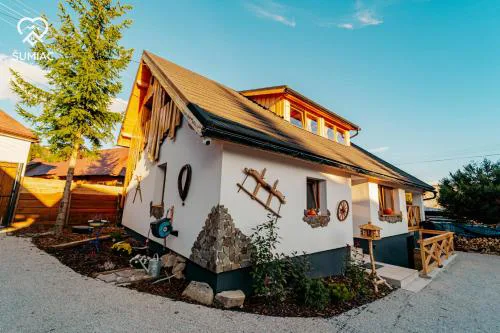 Šumiac Village - Jedinečné ubytovanie s wellnessom pod Kráľovou hoľou