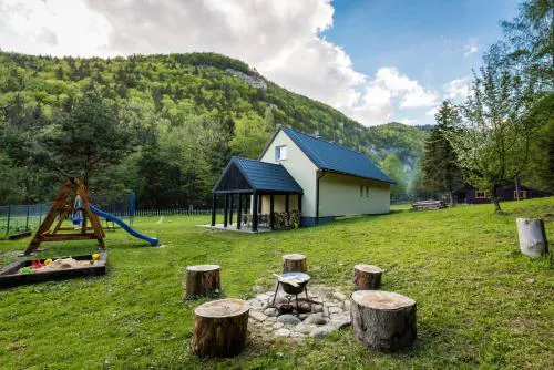 Chata pod lesom Kvačany