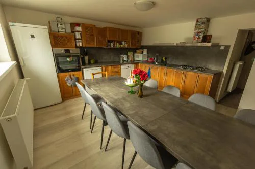 House 8