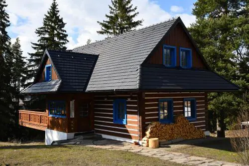 Tri borovice