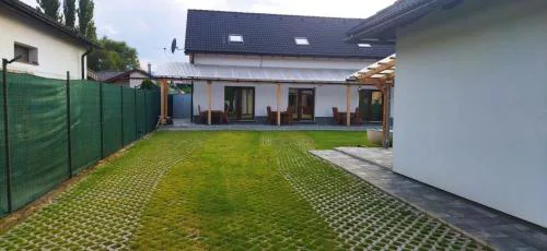 Apartment house with sauna and jacuzzi Svätý Kríž 1