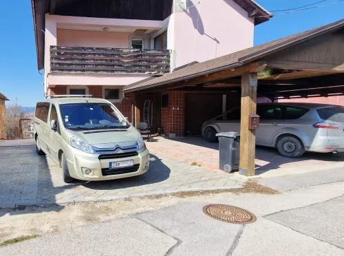 Big House with beautiful city view, gym,BBQ garden and own parking