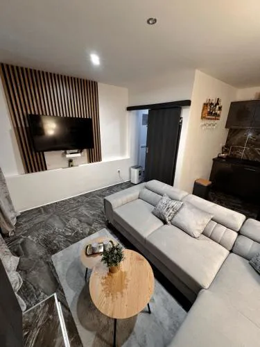La Monique - Luxury Nautical Apartment