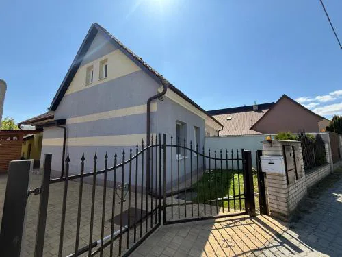 Domček Matiyáš No Parties Allowed
