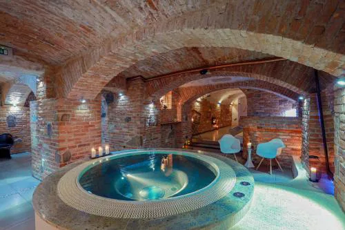 Penzión Wellness & Restaurant Zoborská, free parking