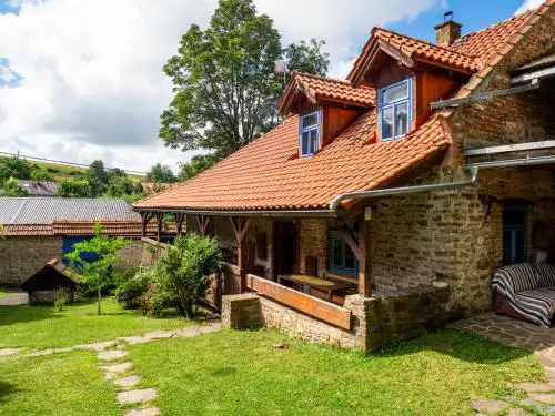 Kamenny dom Pikovce