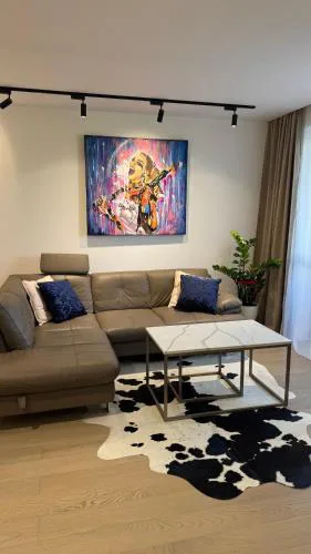 Harley Quinn Apartment