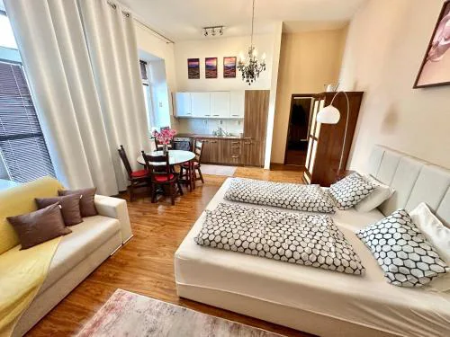 Home Away main square apartment
