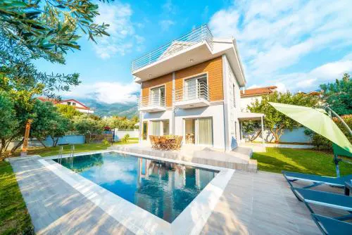 Villa Mira