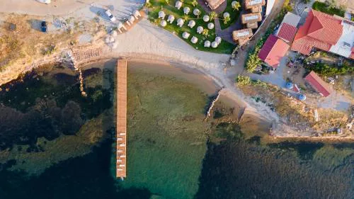 Anda Beach Bistro & Rooms