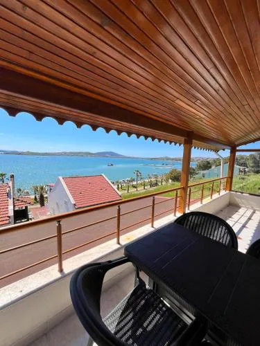 Scenic Cunda View Duplex with Terrace Near Beach