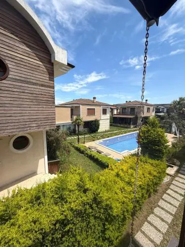Spacious 3-Story Villa w Garden&Pool,400m to Beach