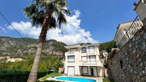 Ambiance Delux Villa with a Private Pool and a View