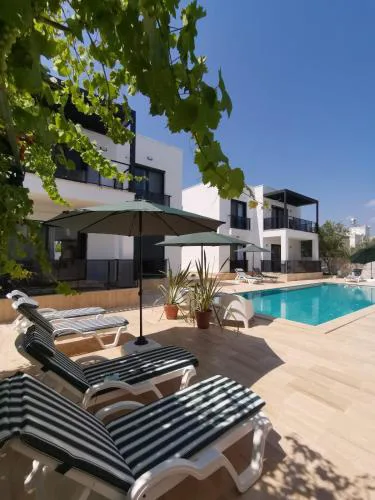 300m to Beach 2 Bedroom Garden Floor Flat with Pool A1 - Yeni Dunya Bodrum