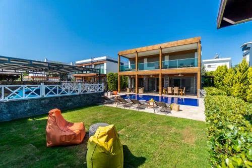 Deluxe Villa Ayshen with Private Swimming Pool