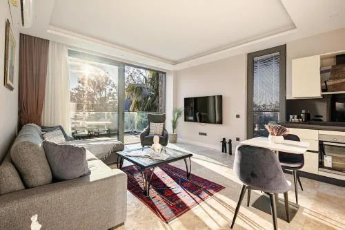 Elegant 2 Bedroom Flat with Pool Access in Yalıkavak
