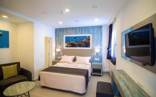 Queen Victoria Suit Apart OTEL