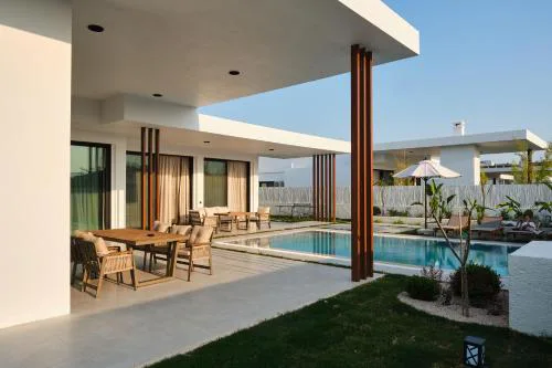 Ashta Suites - Villa Aura