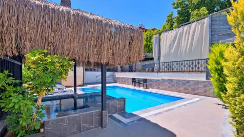 Çiftlikköy 3 bedroom villa with private pool