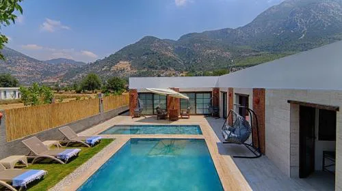 Fethiye de Büyük Havuzlu, Jakuzili Müstakil Villa