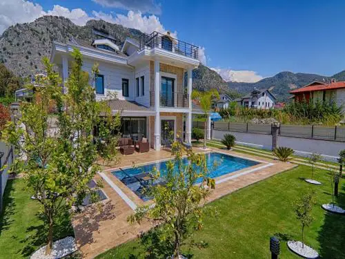 Fethiye Göcek Merkez de Özel Havuz Müstakil Lüks Villa