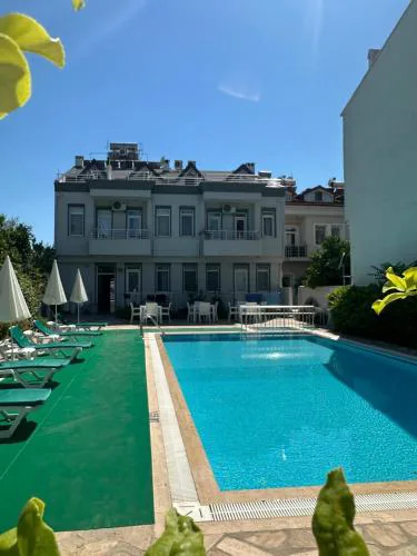 Leylak Apart