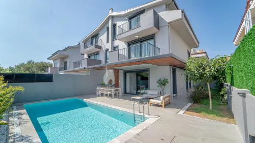 Oasis Retreat Lux and Elegance