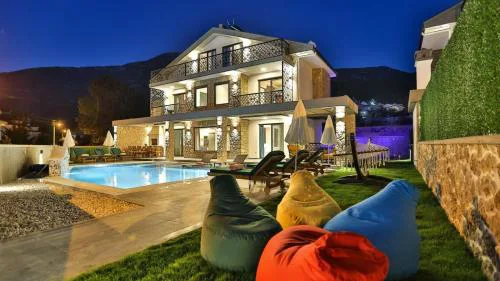 Ölüdeniz 4 bedroom villa with private pool hot tub