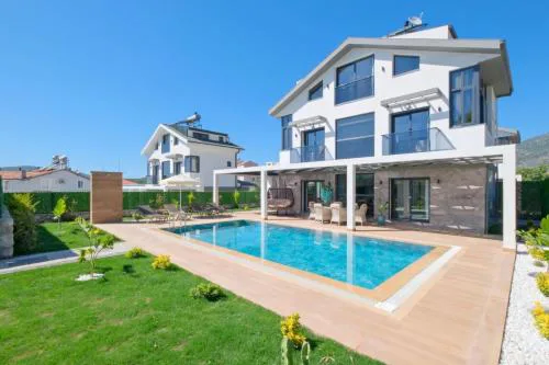 Ovacık 3 bedroom villa with private pool hot tub