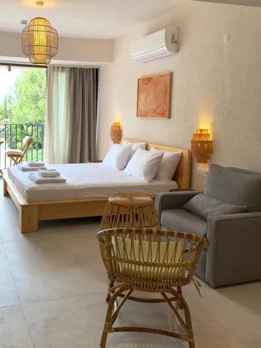 Rue Rooms