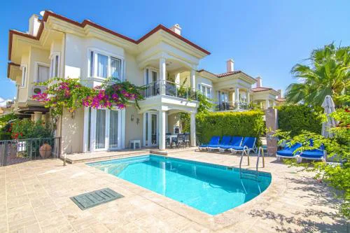 Sunset Beach Club Aqua Lettings Oyster 1