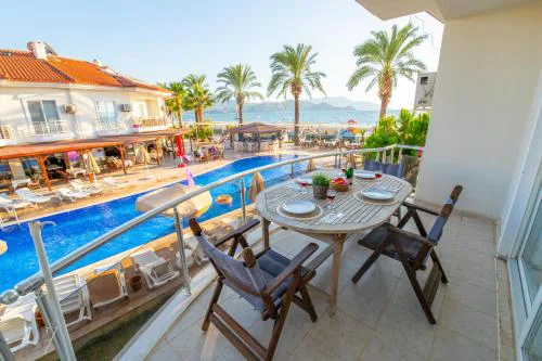 Sunset Beach Club Aqualettings Dolphin 4