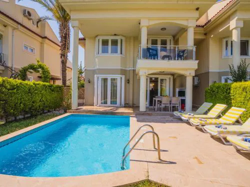 Sunset Beach Club Aqualettings Pearl 7