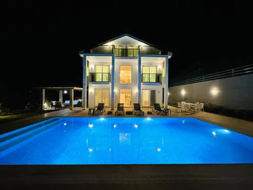 Sunshine Villa