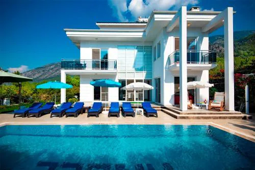 Unique C - 4 Bedroom Private Villa in Quiet Area of Ovacik
