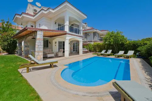 Villa Gul - Private Pool , 10 min Walk Beach