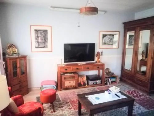 Have a warm home in the center of Alsancak