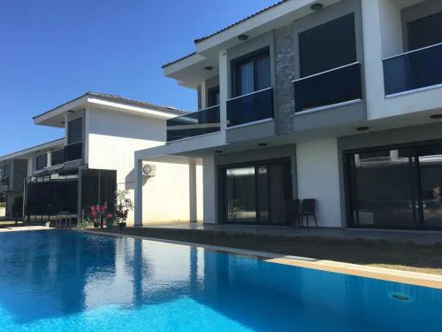 Luxury villa with pool for rent in Izmir Çeşme