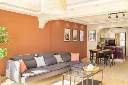 Spacious 3-Bedroom Home with Sea View – Karşıyaka