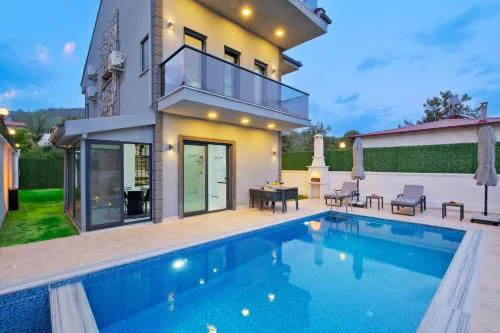 Villa Happy House - Luxury Villa with Private Pool