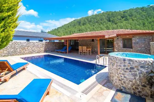 2+1 İç ve dış jakuzili villa