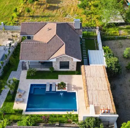 Citrus Stone House