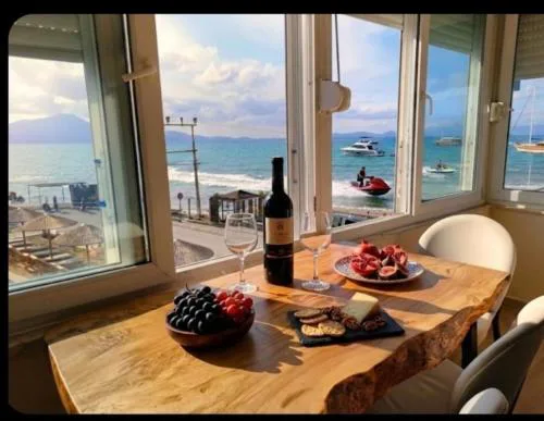 Kuşadası Denize ve Plaja Sıfır, Afife Apart