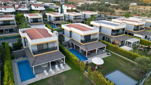 ÖZEL HAVUZLU Müstakil LÜKS VILLA