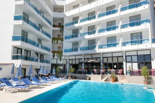 Ponz Hotel