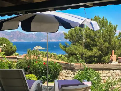 Amos Stone House - Sea View - Private Cove Access