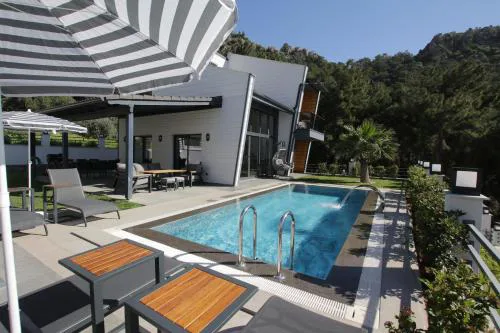 Turuncta Ozel Havuzlu Luks Villa MARİN 2
