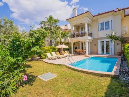 Çalış'ta Denize Sıfır 10 Kişilik Villa Starfish 3